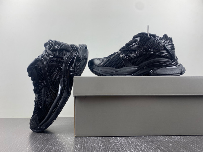 BALCIA RUNNER SNEAKER