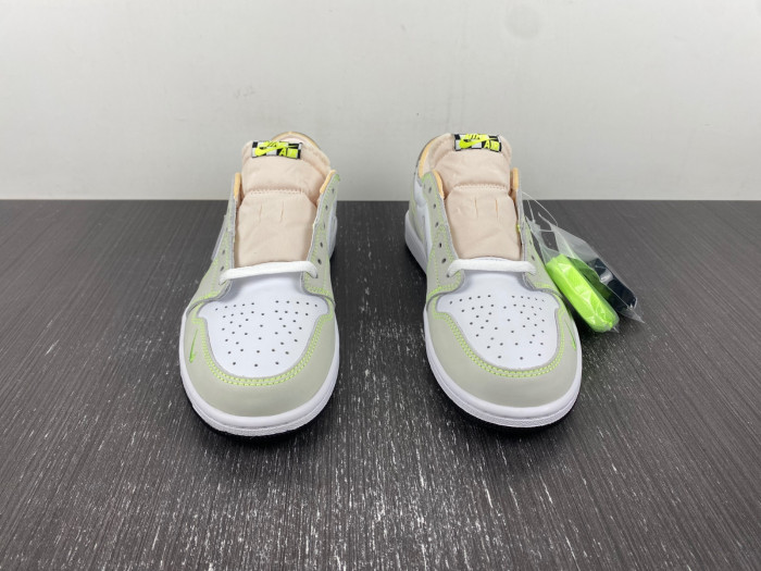 Air Jordan 1 Low OG "Ghost Green" (M) DM7837-103