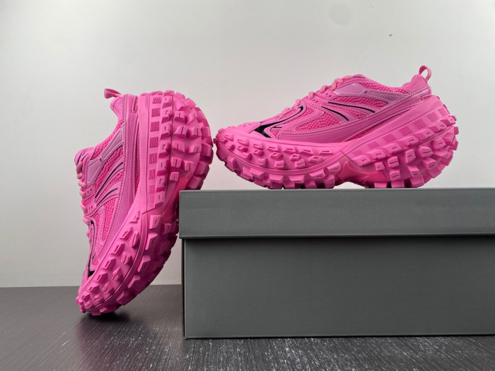 BALCIA DEFENDER SNEAKER