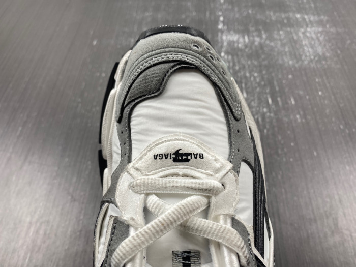 BALCIA RUNNER SNEAKER