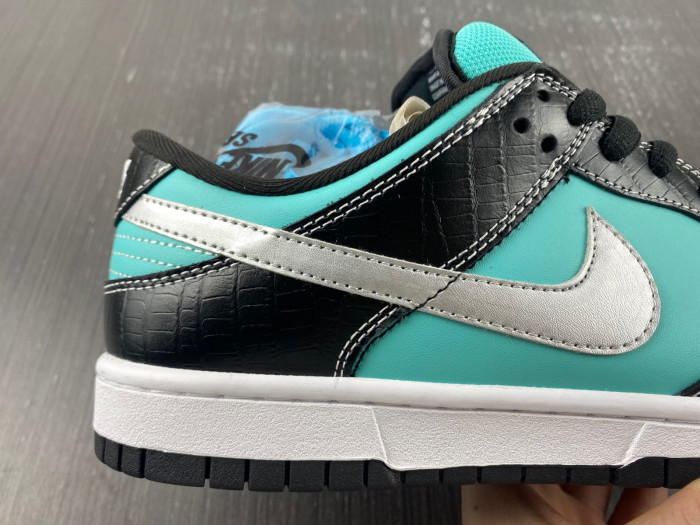 diamond S*pply co. x dunk low pro sb t*f*ny 304292-402