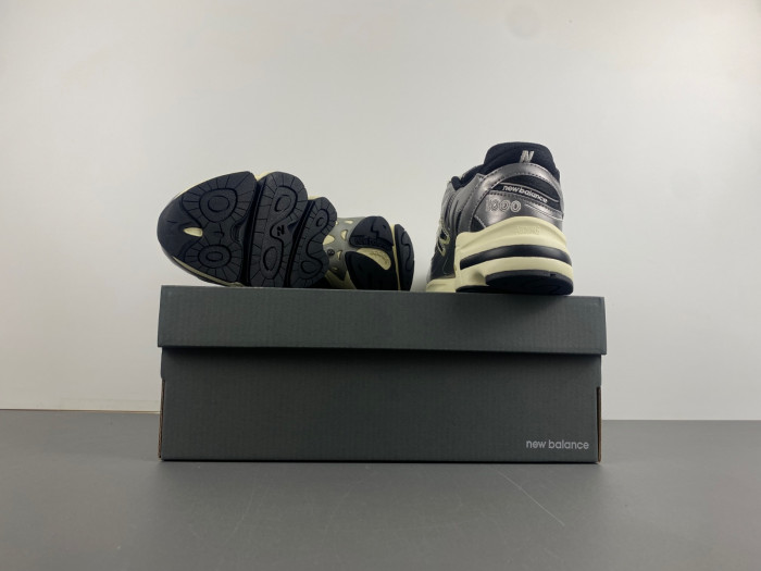 New Balance 1000 “Silver Metallic” M1000SL