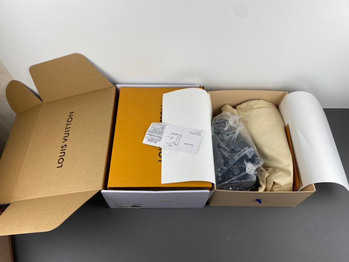 LUSV SNEAKERS