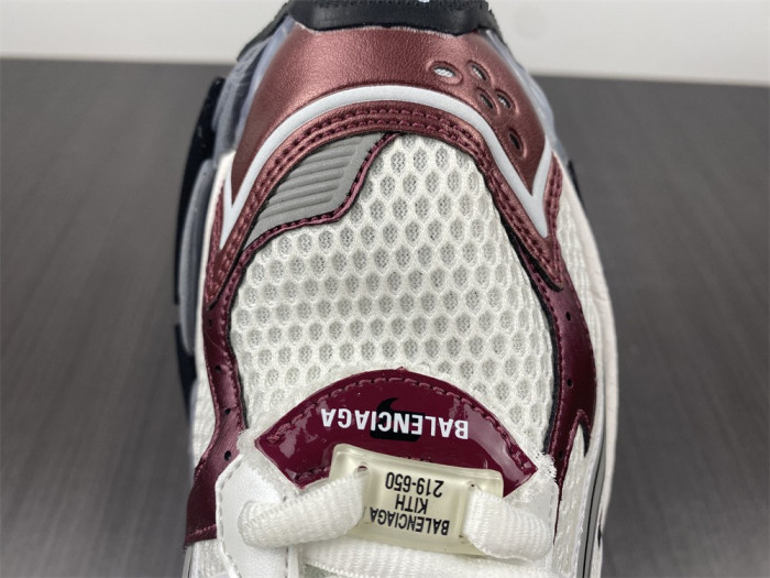 BALCIA RUNNER SNEAKER