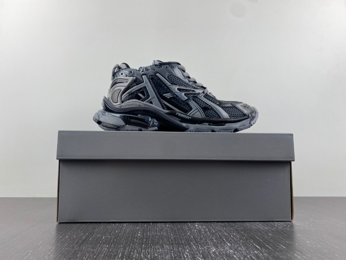 BALCIA RUNNER SNEAKER