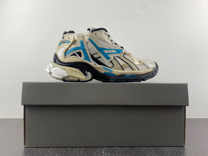 BALCIA RUNNER SNEAKER
