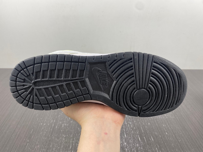 NEW Nike Dunk Low 