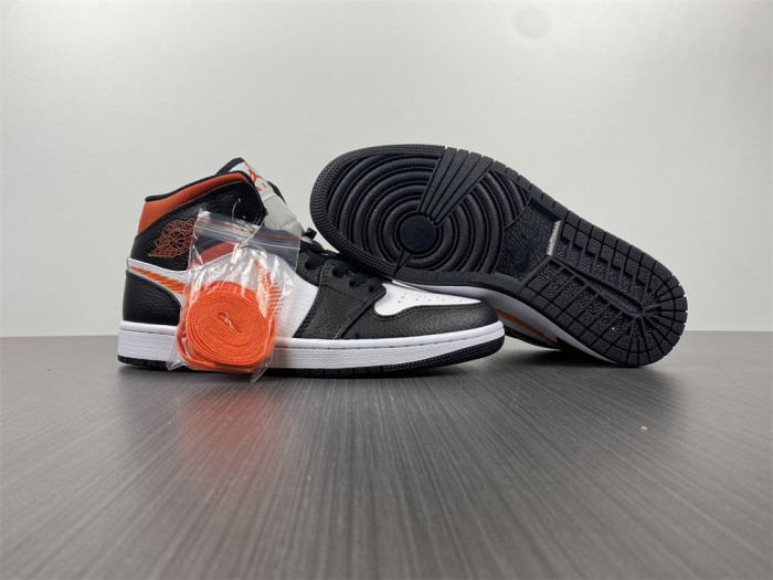 Air Jordan 1 Mid ''Zig Zag '' DN4929-100