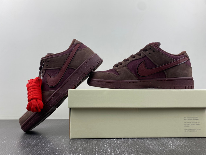 Nike SB Dunk Low "Valentine
