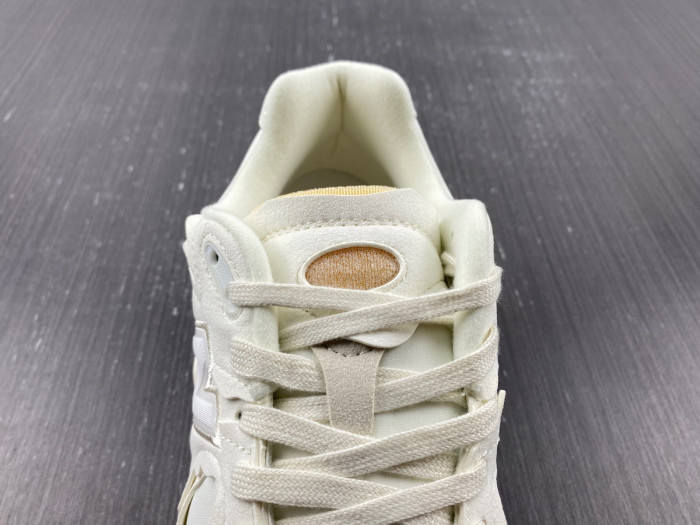 New Balance 2002R 