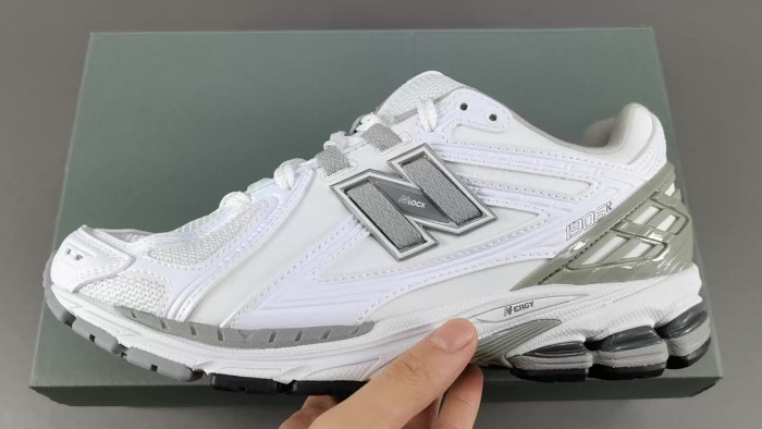New Balance 1906R 