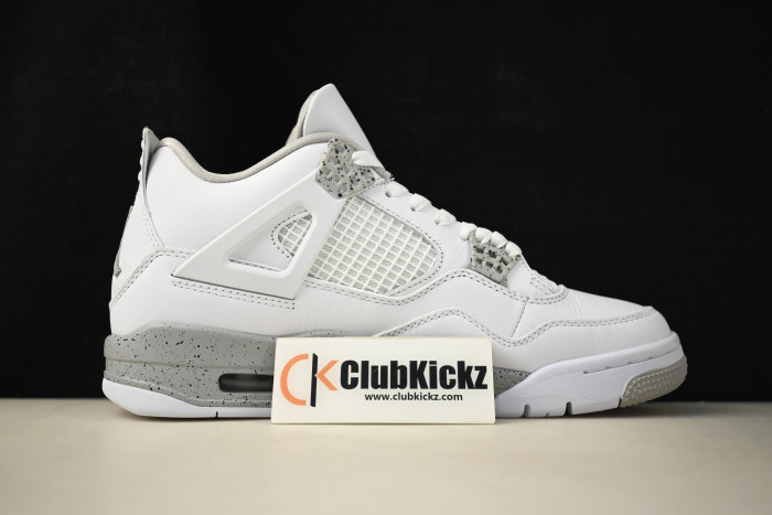 Air Jordan 4 “White Oreo” CT8527-100