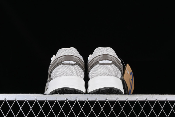 As*ic*s jog 100 s 