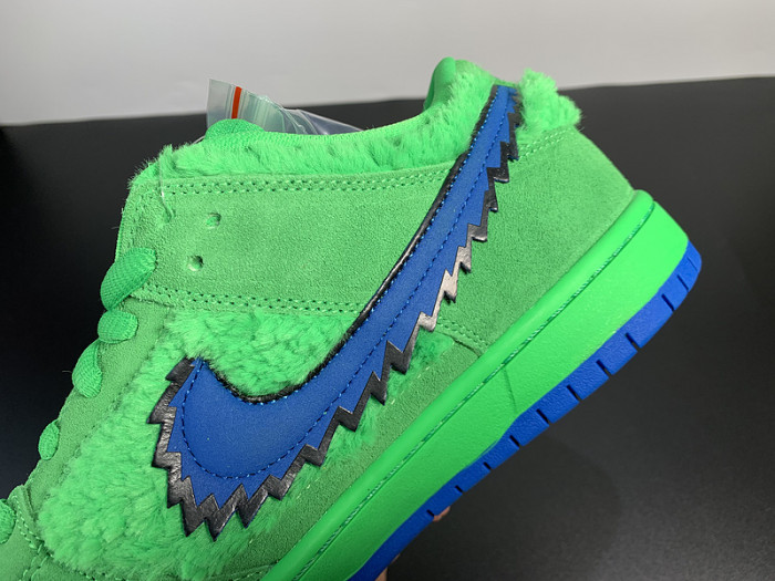 Nike SB Dunk Low Grateful Dead Bears Green CJ5378-300