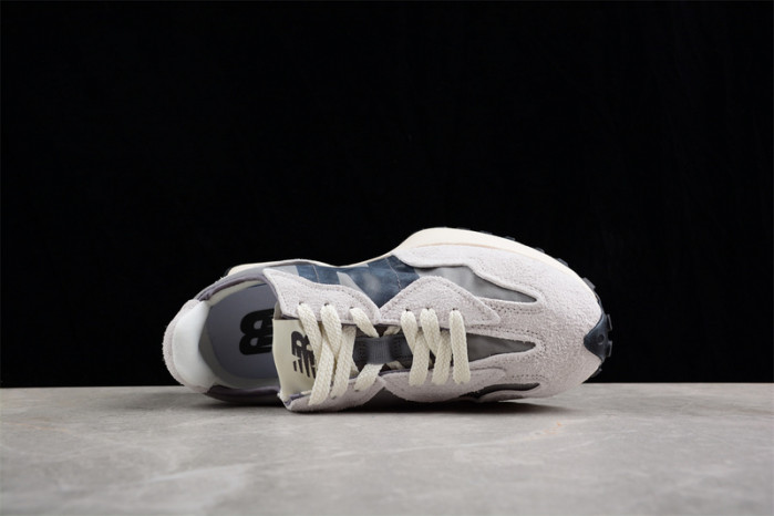 New Balance 327 