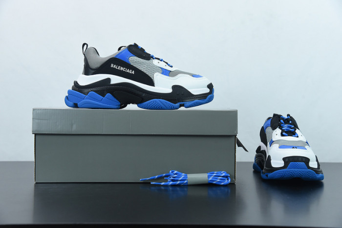 BALCIA TRIPLE S SNEAKER