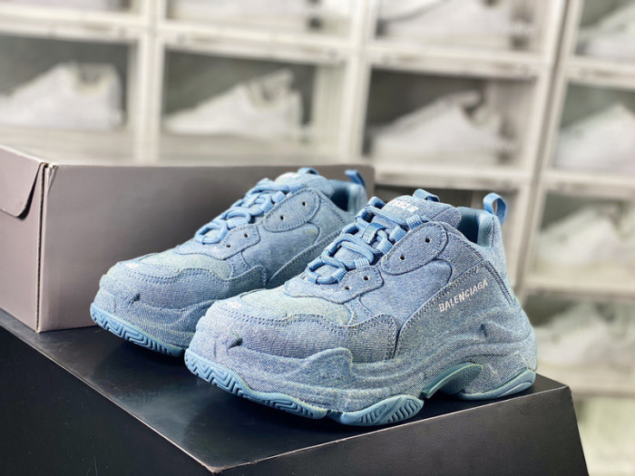 BALCIA TRIPLE S SNEAKER