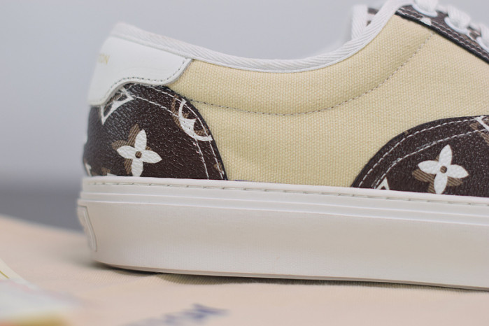 LUSV SNEAKERS