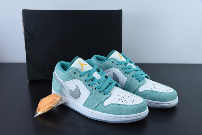 Air Jordan 1 Low 