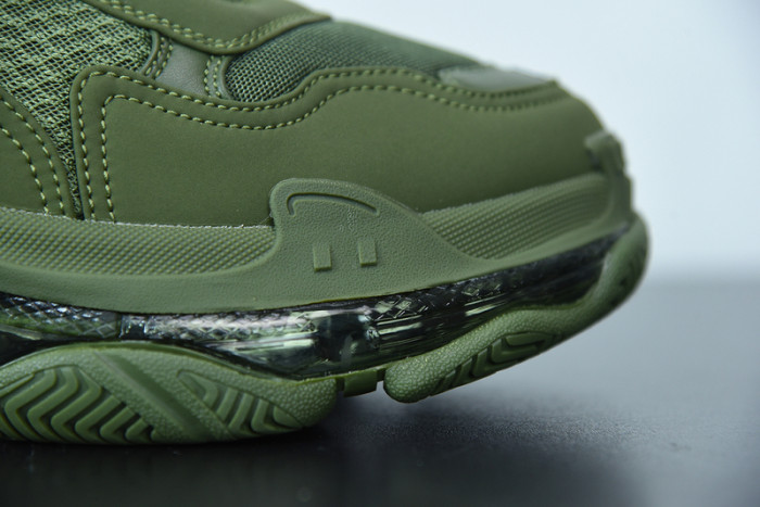 BALCIA Triple S Sneaker