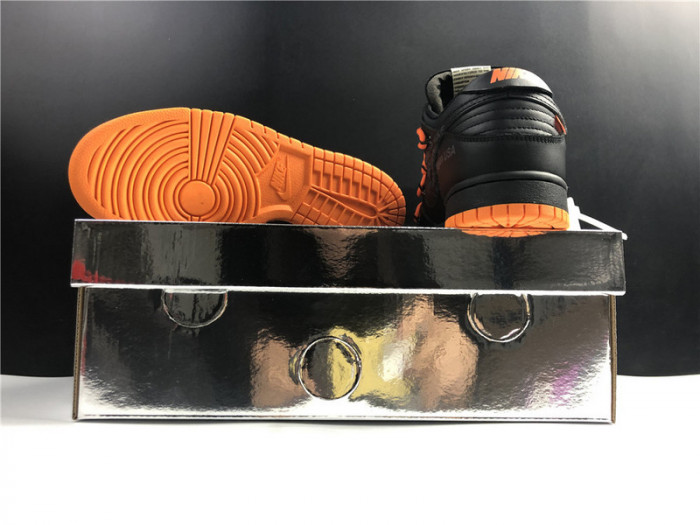 OFW x Nike Dunk CT0856-005