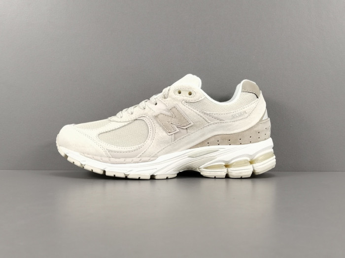New Balance 2002R 