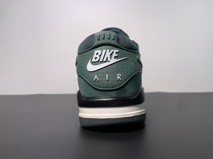 Nigel Sylvester x Air Jordan 4 RM Pro Green Metallic sail HF4334-300