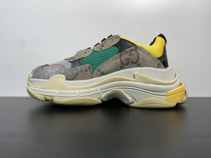 BALCIA TRIPLE S SNEAKER