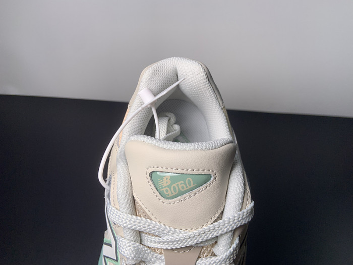 New Balance 9060 Moonbeam Vintage Rose Moonrock U9060GCB