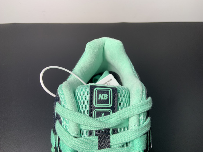 size? x New Balance 1906R "Green/Black" M1906RSB