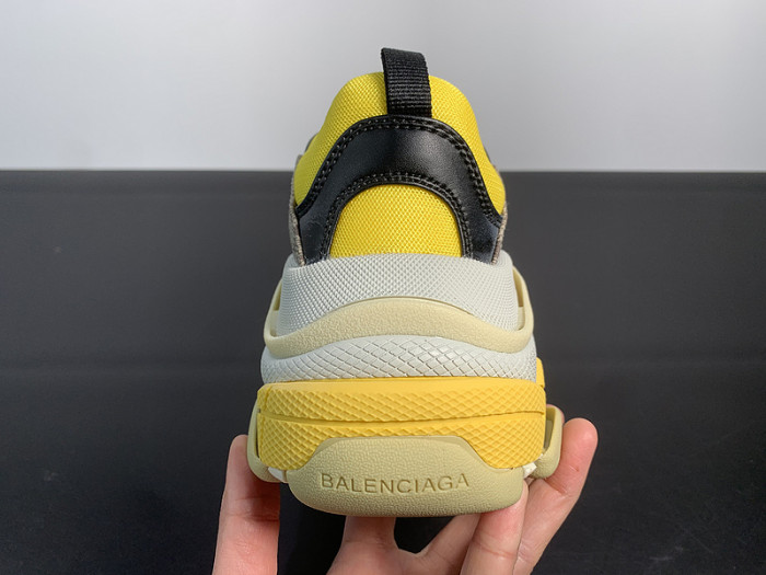 BALCIA TRIPLE S SNEAKER