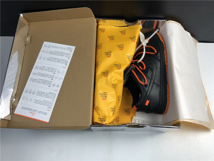 OFW x Nike Dunk CT0856-005