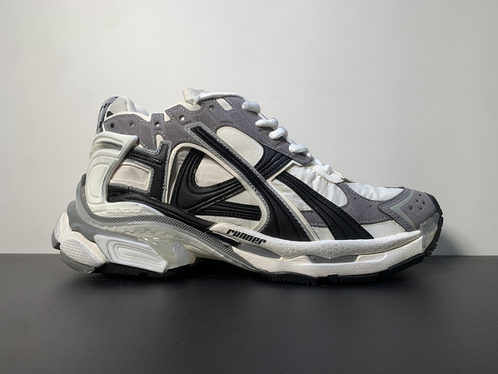 BALCIA RUNNER SNEAKER