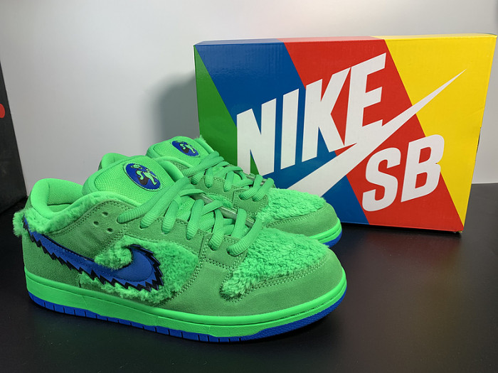 Nike SB Dunk Low Grateful Dead Bears Green CJ5378-300