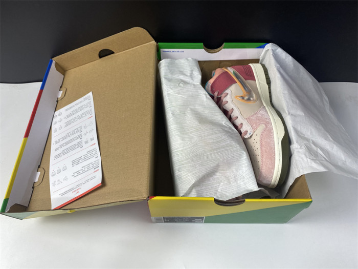 Social Status x Nk SB Dunk High Pro QS DJ1173-600