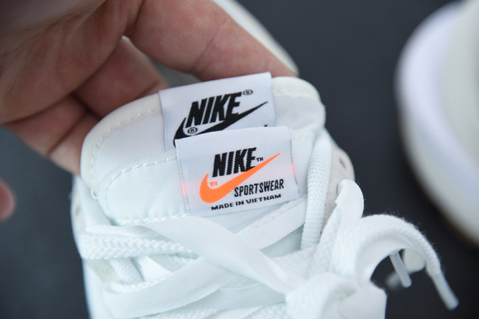 sacai x Nike Vaporwaffle "Sail" DD1875-100