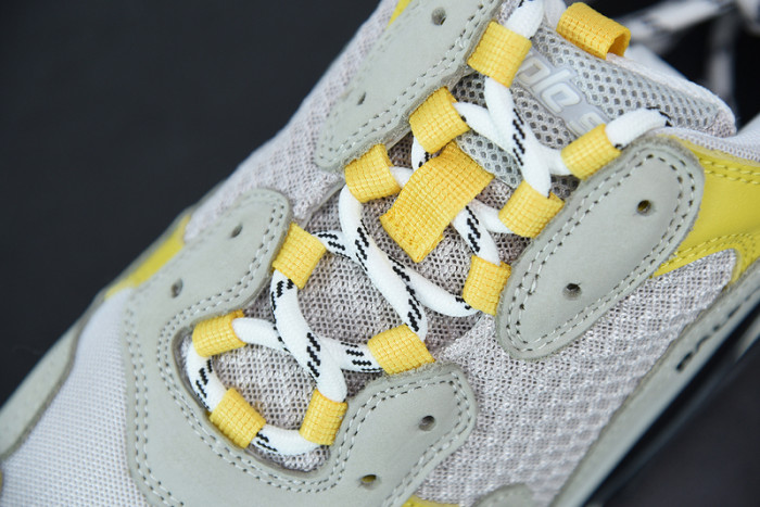 BALCIA Triple S Sneaker