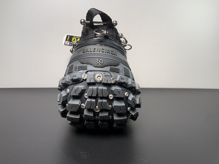 BALCIA DEFENDER SNEAKER