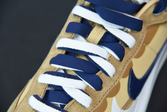 Nike Vaporwaffle sacai Tan Navy DD1875-200