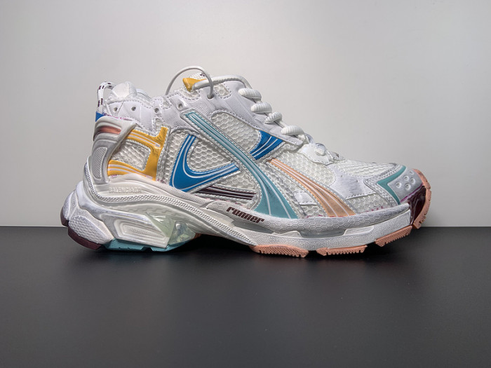 BALCIA RUNNER SNEAKER