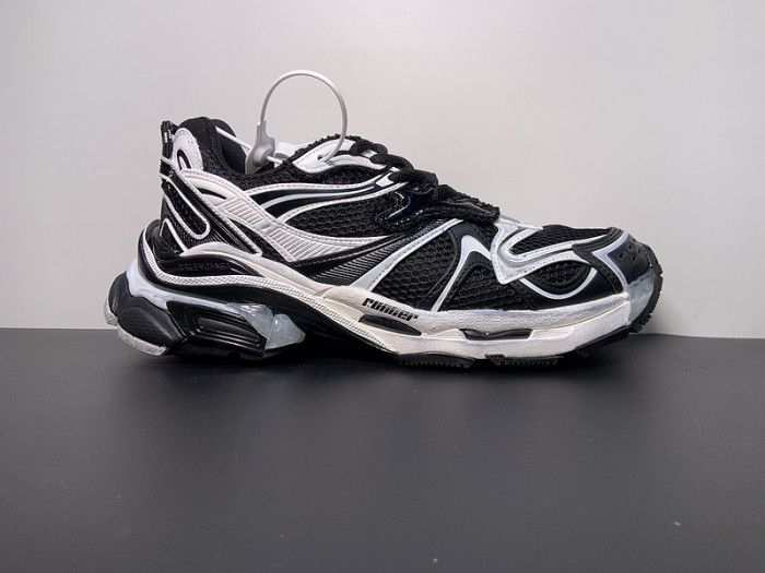 BALCIA RUNNER SNEAKER