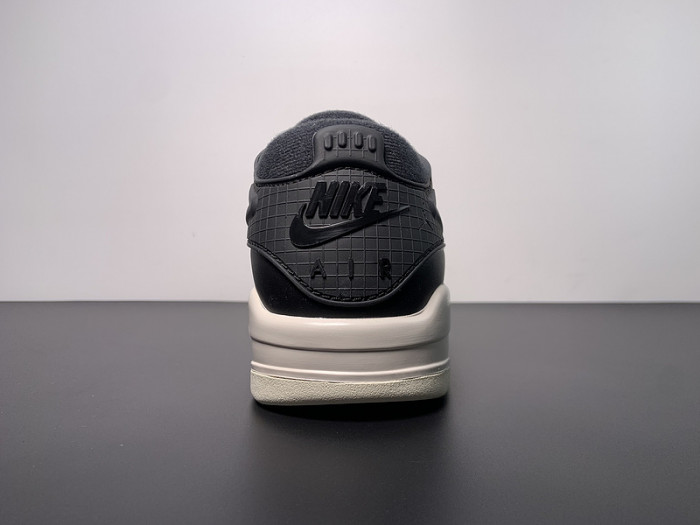 Air Jordan 4 RM 