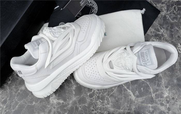 VRCE Sneaker