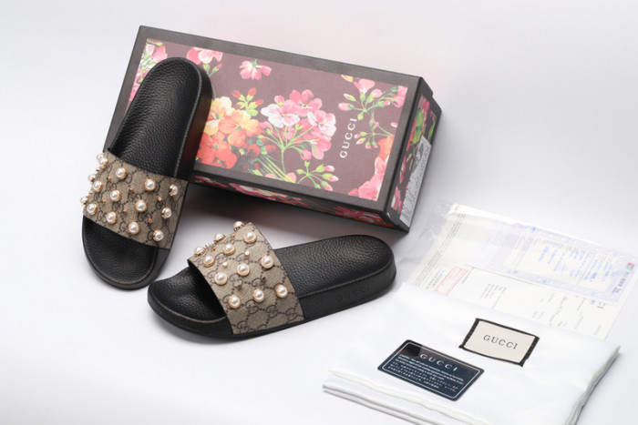 GCI GG Slide Sandal