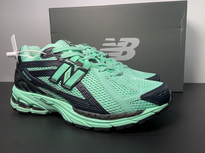size? x New Balance 1906R "Green/Black" M1906RSB