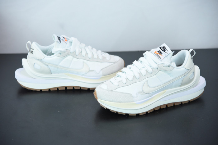 sacai x Nike Vaporwaffle "Sail" DD1875-100