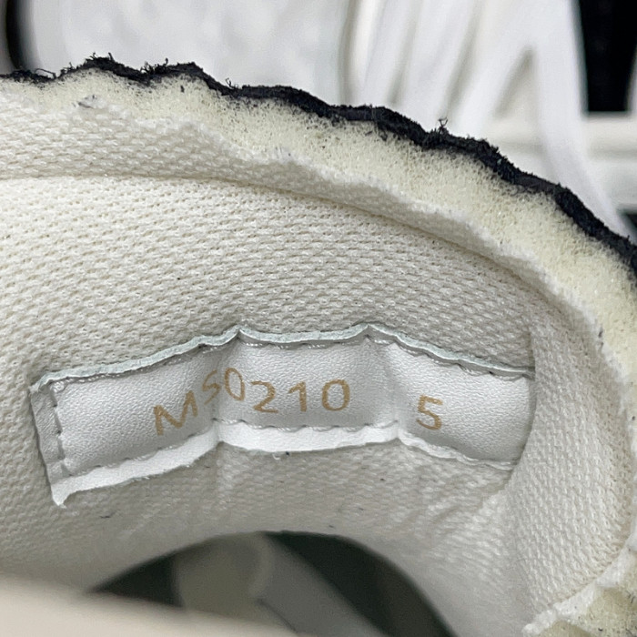 LUSV SNEAKERS