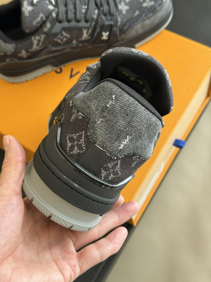 LUSV SNEAKERS