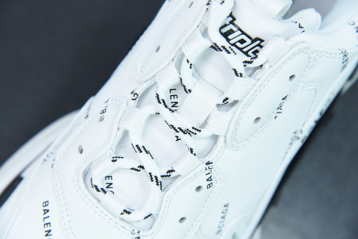 BALCIA Triple S Sneaker