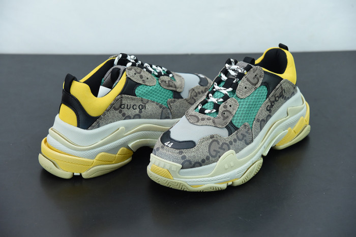 BALCIA TRIPLE S SNEAKER